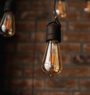 LED フィラメント電球はエネルギー効率とレトロな照明の外観に革命をもたらします